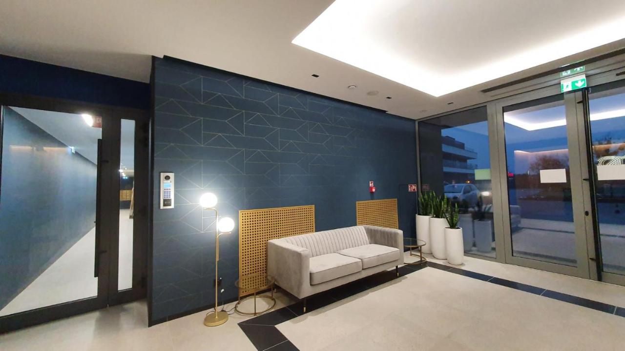 Apartament Bursztynowy Modern Tower Gdynia Exterior photo